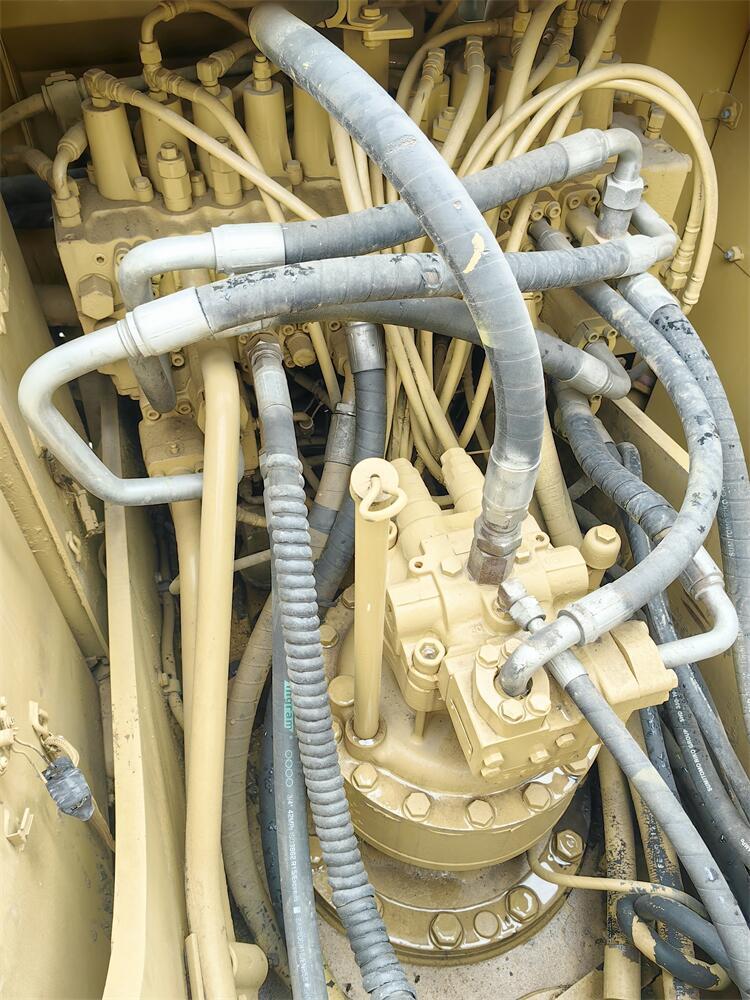 21100kg Operating Weight Japan Original Used Excavator Caterpillar Cat 320D in Shanghai