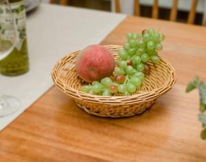 China Wicker fruit basket willow bread basket water cleaning round shape customized dimension manufacturer wholesale