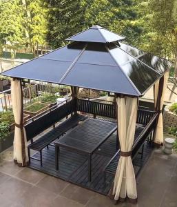 China Outdoor Hardtop Gazebo BBQ Hardtop Grill Gazebo Aluminum Patio Gazebo wholesale
