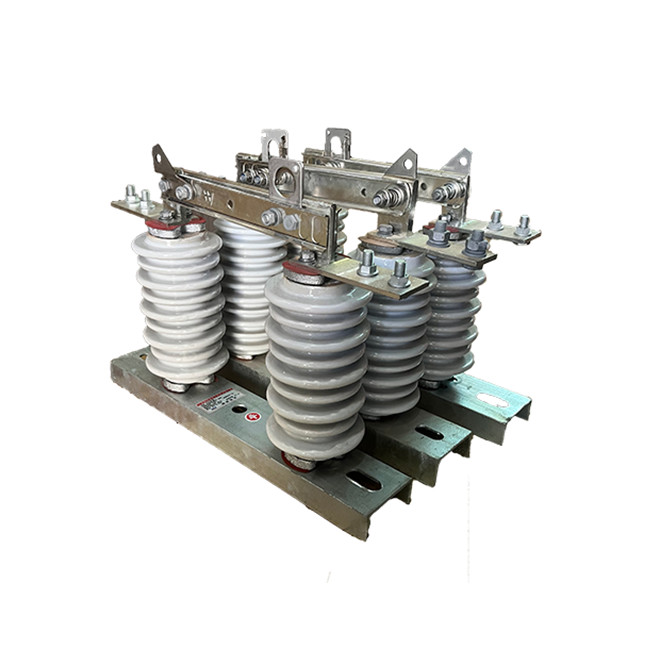 Single Phase High Voltage Disconnector Switch 630A 12kV Porcelain Made Outdoor Disconnector Switch With Smart Operation