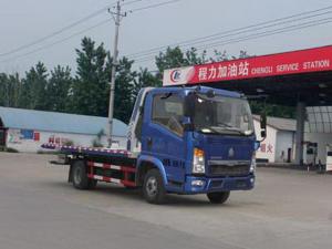 China SINOTRUCK HOWO Wrecker Tow Truck Deisel Engine Blue And Red Color wholesale