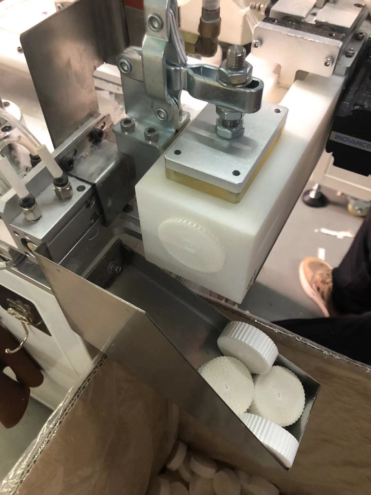 Automatic 220V Hme Filter Coiling Machine /Winding Machine