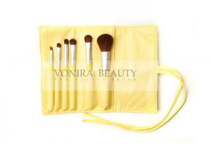 China Cute Yellow Christmas Makeup Brush Gift Set With Nature Soft Sable Hairs wholesale