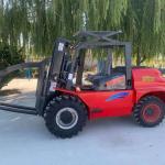 12-28km/h Four Wheel Off-Road Fork Lift All Terrian Forklift 4.5 Ton 4x4