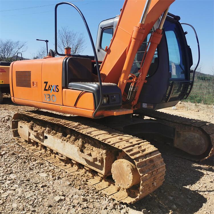 Hitachi ZX130-6 Excavator with Original Hydraulic Cylinder and 2312 Working Hours