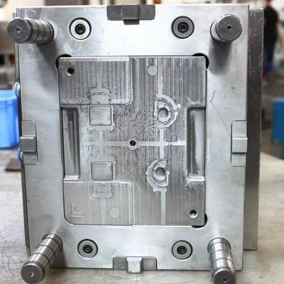 Plastic Injection Mold GF30 Disposable Medical Plastic Parts Mold Syringe
