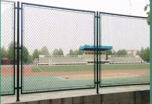China Residential 100mm Heavy Duty Chain Link Fence Decorative Diamond Hole wholesale