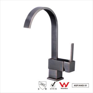 China Kitchen Sink Faucets , Cupc Certification Single Handle Mixer Tap wholesale