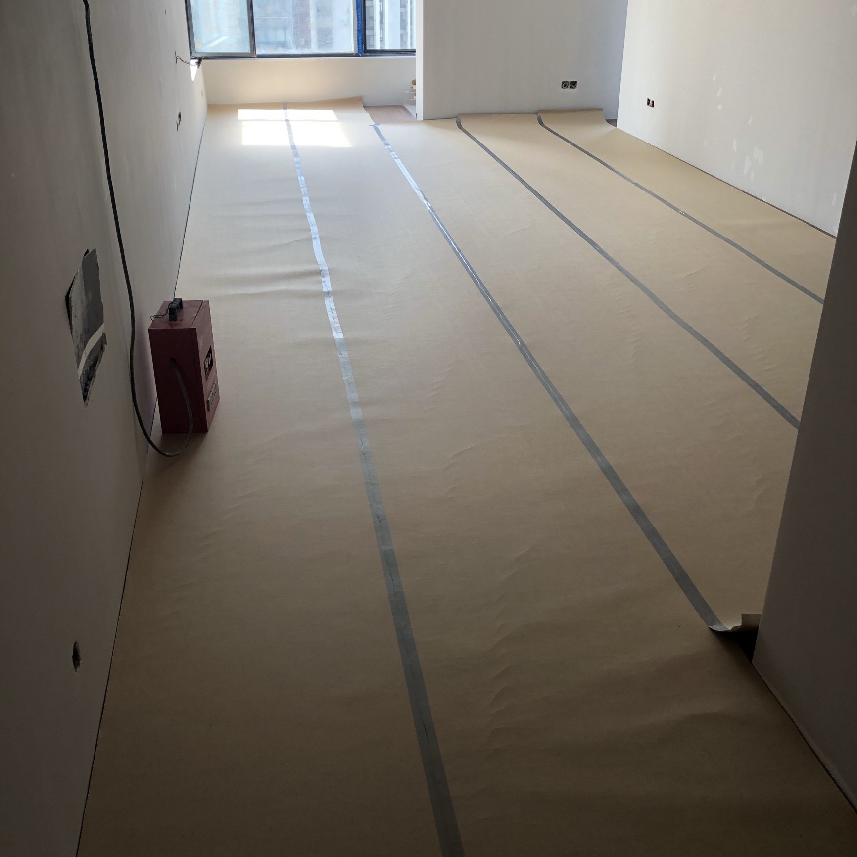 Contractor Grade Durable Building Floor Protection Paper , Rolled Cardboard Floor Covering