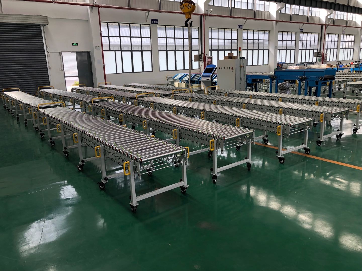 Galvanized Steel Heat Resistant Gravity Flexible Roller Conveyor