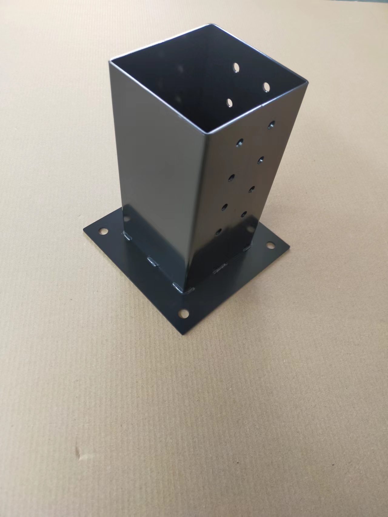 Wood Construction Black Pergola Bracket Connector for Strong and Secure Connection