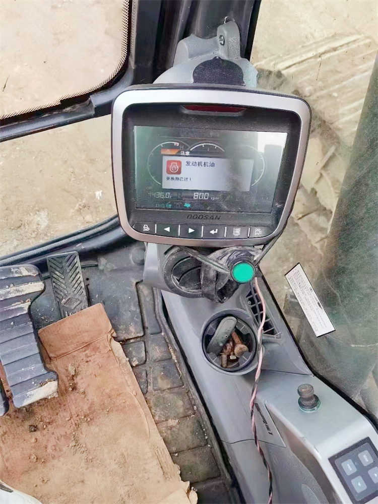 22000 KG Machine Weight Doosan DX225 Excavator with Hammer in Good Condition from Korea