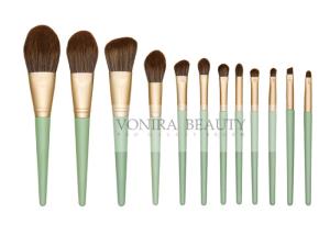 China Cruelty - Free Matte Gold Synthetic Makeup Brush Set With Green Handle wholesale
