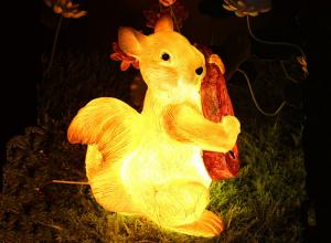 China LED squirrel modeling lights resin waterproof landscape animal outdoor park lamp wholesale