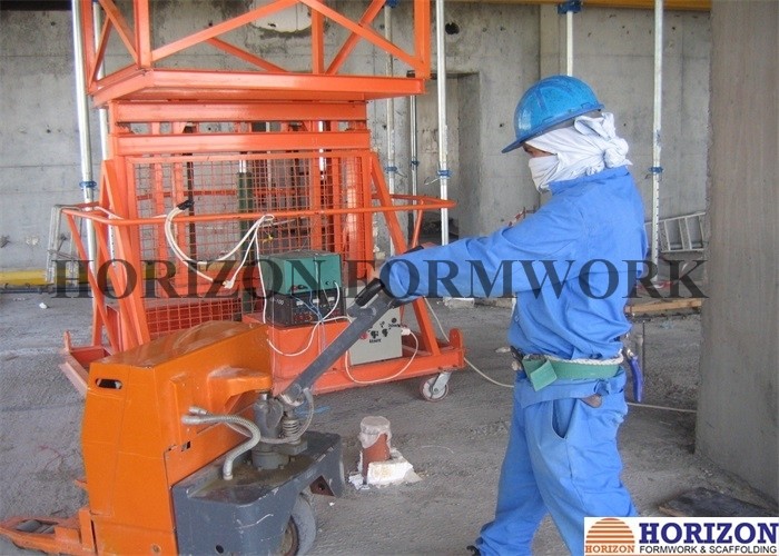 Flexible Slab Decking System 4.5m Height Timber Beam H20 Movable By Trolley