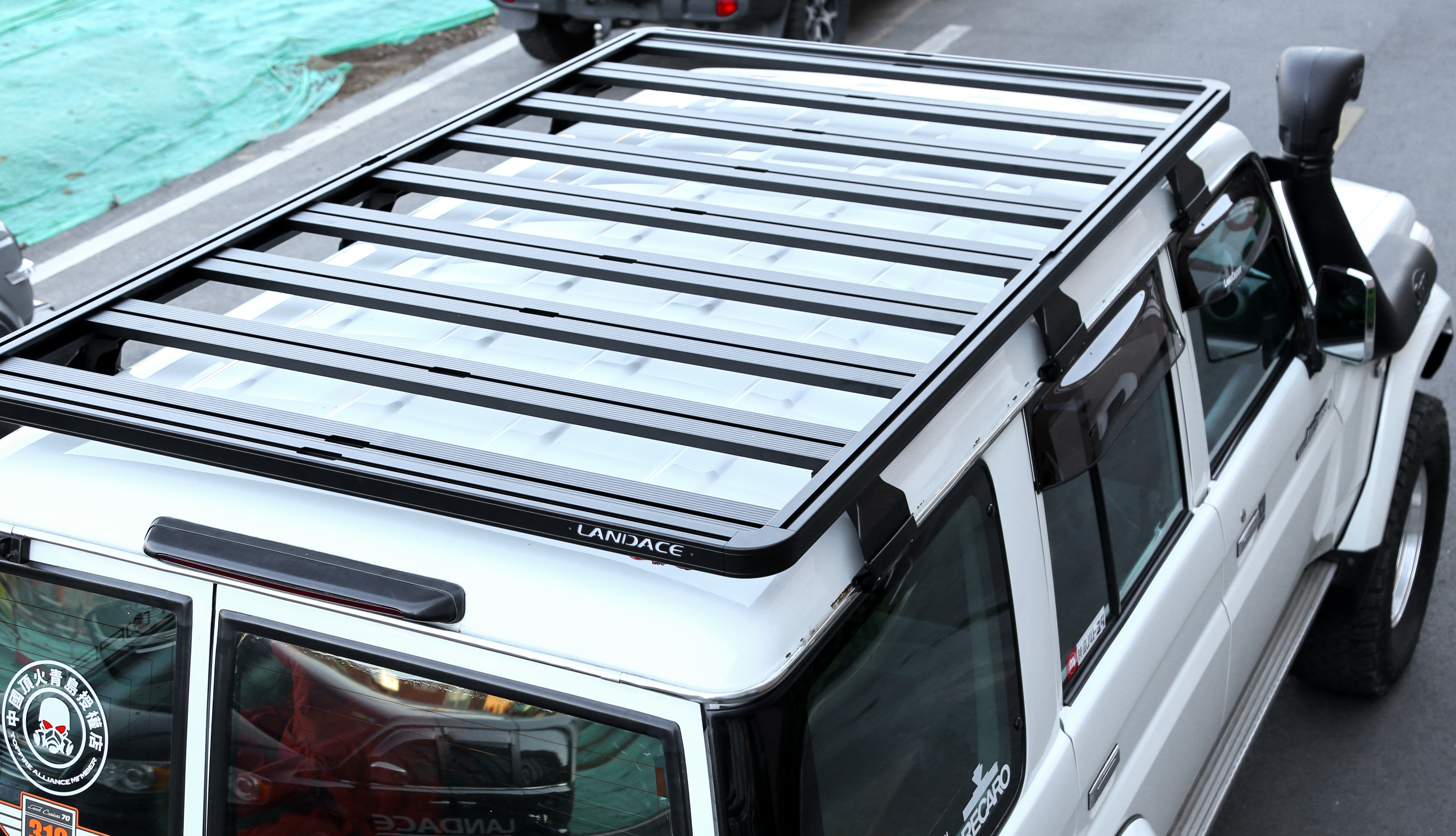 Powder Coating Roof Rack for Toyota Land Cruiser LC76 Designed for Carrying Luggage