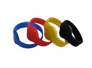 China 0.76mm Thick RFID Wristbands Waterproof Full Color 13.56mhz For Children And Adults wholesale