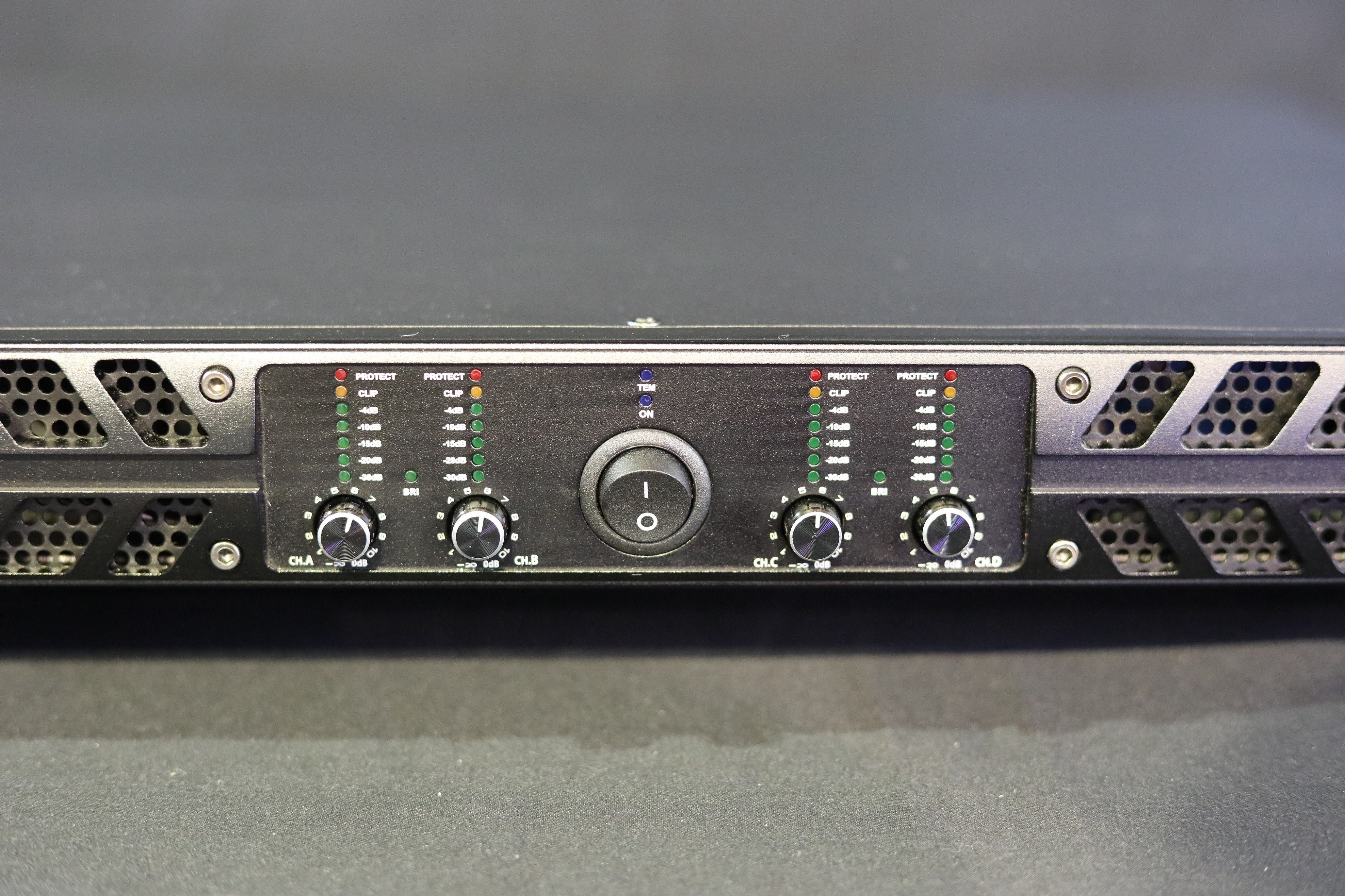Concert AC220V Professional Stereo Digital Echo Karaoke Mixer Power Amplifier