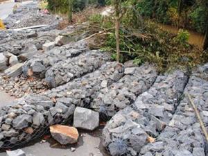 China Galvanized Gabion Wire Mesh Corrosion Resistance Cylindrical Gabion Basket Stone Bag wholesale
