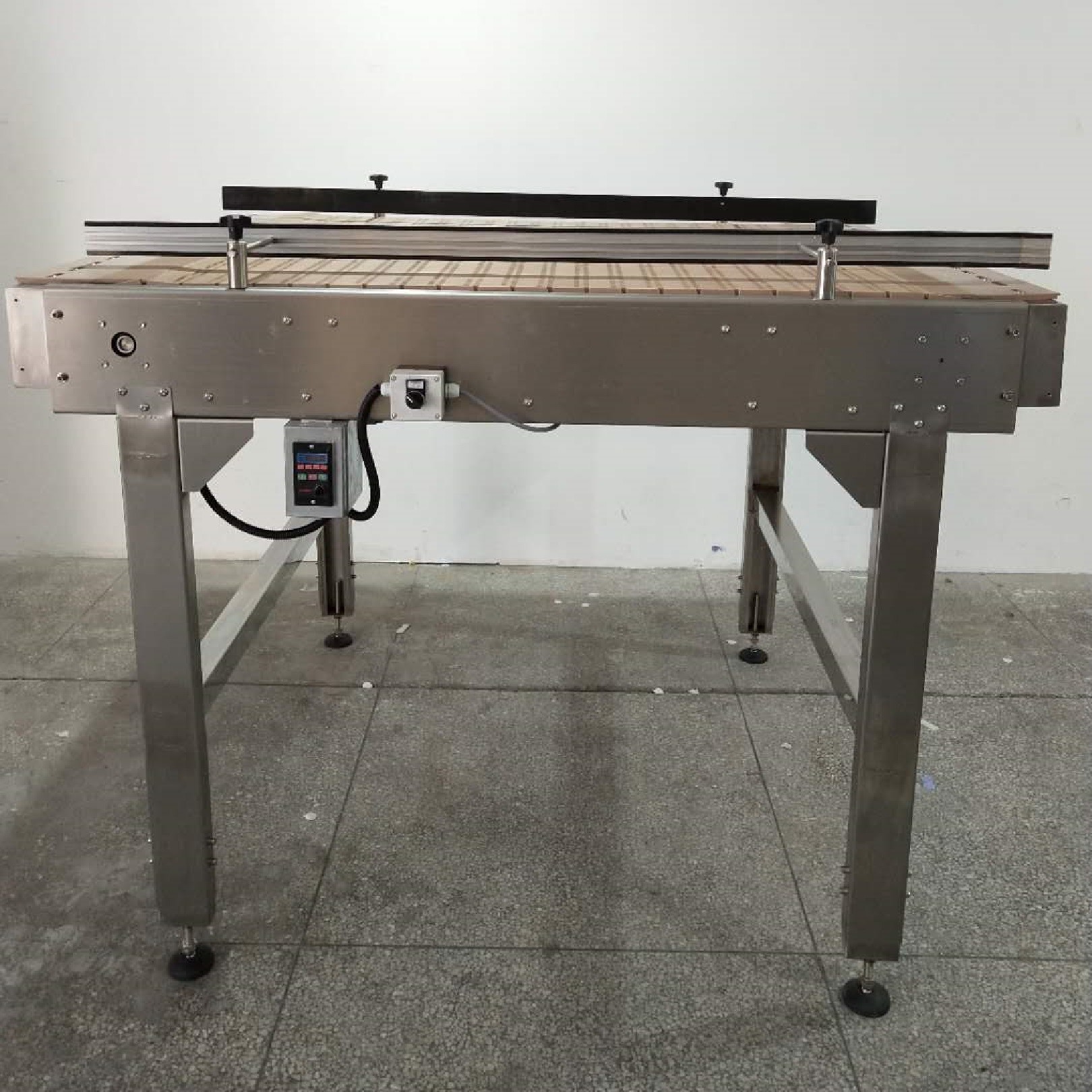 SS304 Mechanical Labeling Machine Accessories Platform Accumulation Table Conveyor