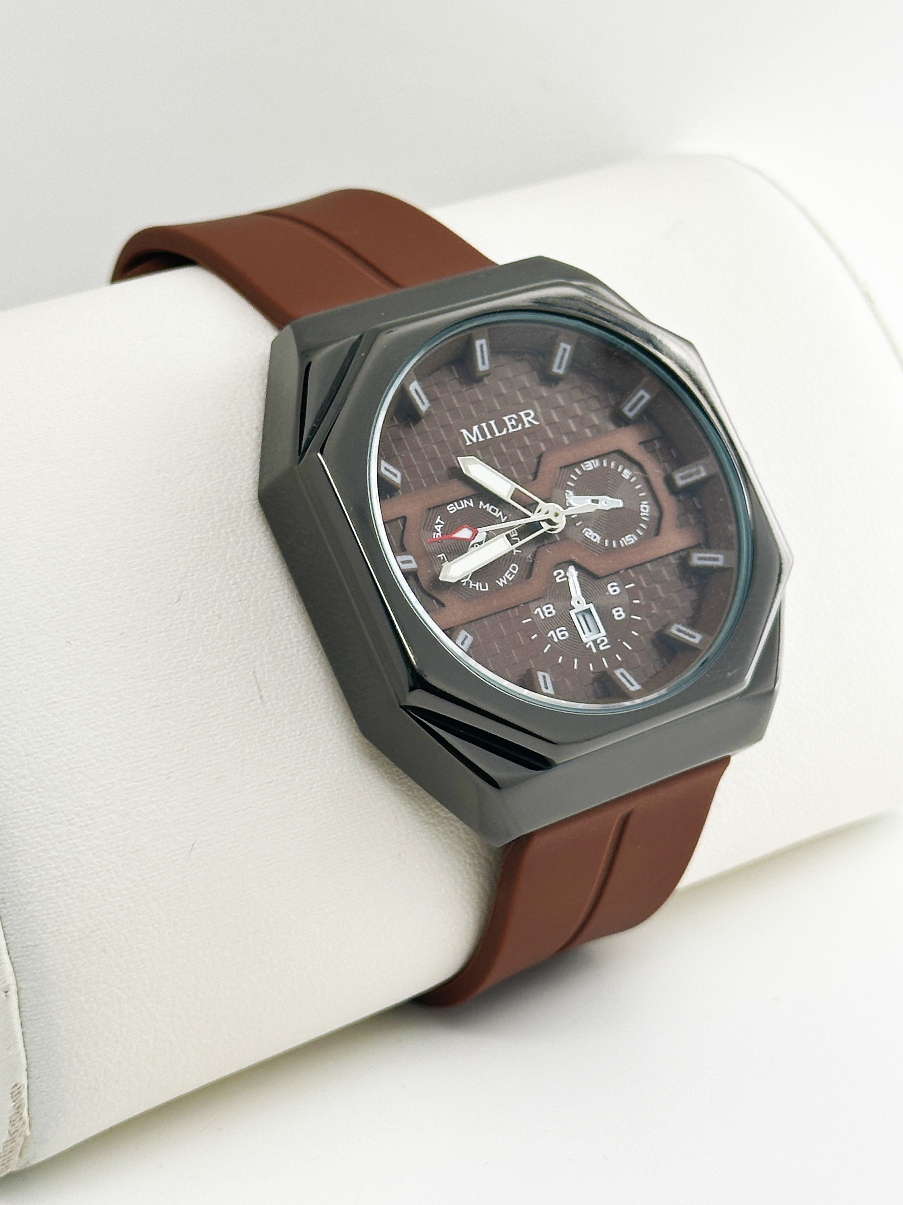 OEM / ODM Sporty Silicone Strap Waterproof Lady and Men Watch Couple Watch
