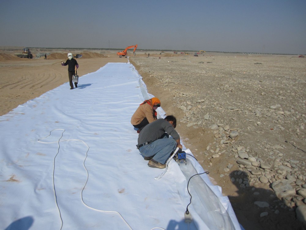 White Non-Woven Geotextile Type 100-1000g/sqm for Shandong Yibo Yangguang Polypropylene