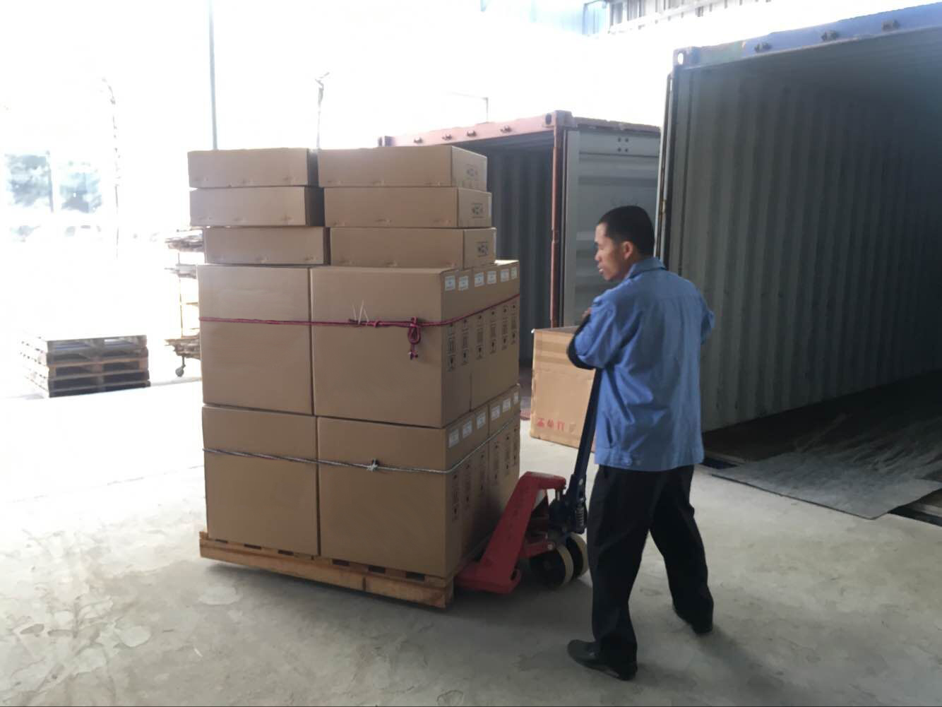 loading container