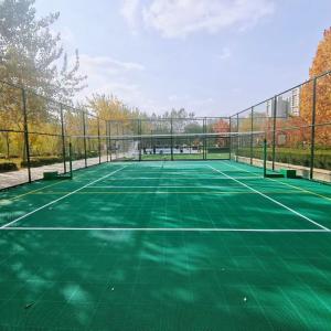 China Waterproof Plastic PP Tiles Sports Flooring For Badminton Court on sale