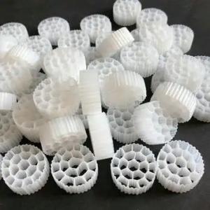 China Pond Bio Filter Media MBBR Water Treatment Biological Filtration Hdpe 16*10mm High Surface Area for RAS BIO Balls Filter Media wholesale