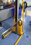 100KG 150KG 200KG Cylinder Forklift For Lifting Up And Down Cylinders Or Rolls