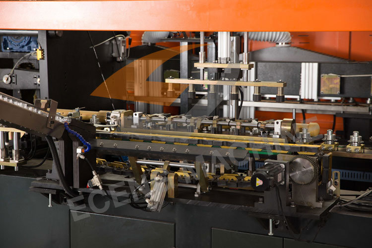 Fully Automatic Blow Moulding Machine Stretch 6 Cavity 2000 Ml