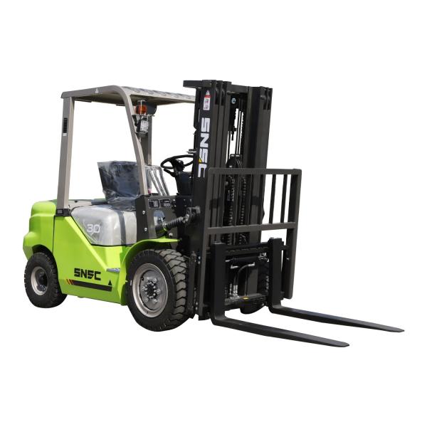 3 Ton Diesel Powered Forklift Montacargas With Japanese Engine Triplex 4.5meters
