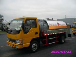 China 4000L 4x2 JAC Chassis (115HP) Mobile Refueling Truck For Light Gasoline Delivery wholesale