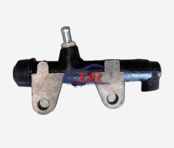 Truck Spare Parts 46801-00Z00 Clutch Master Cylinder for Nissan Replacement For