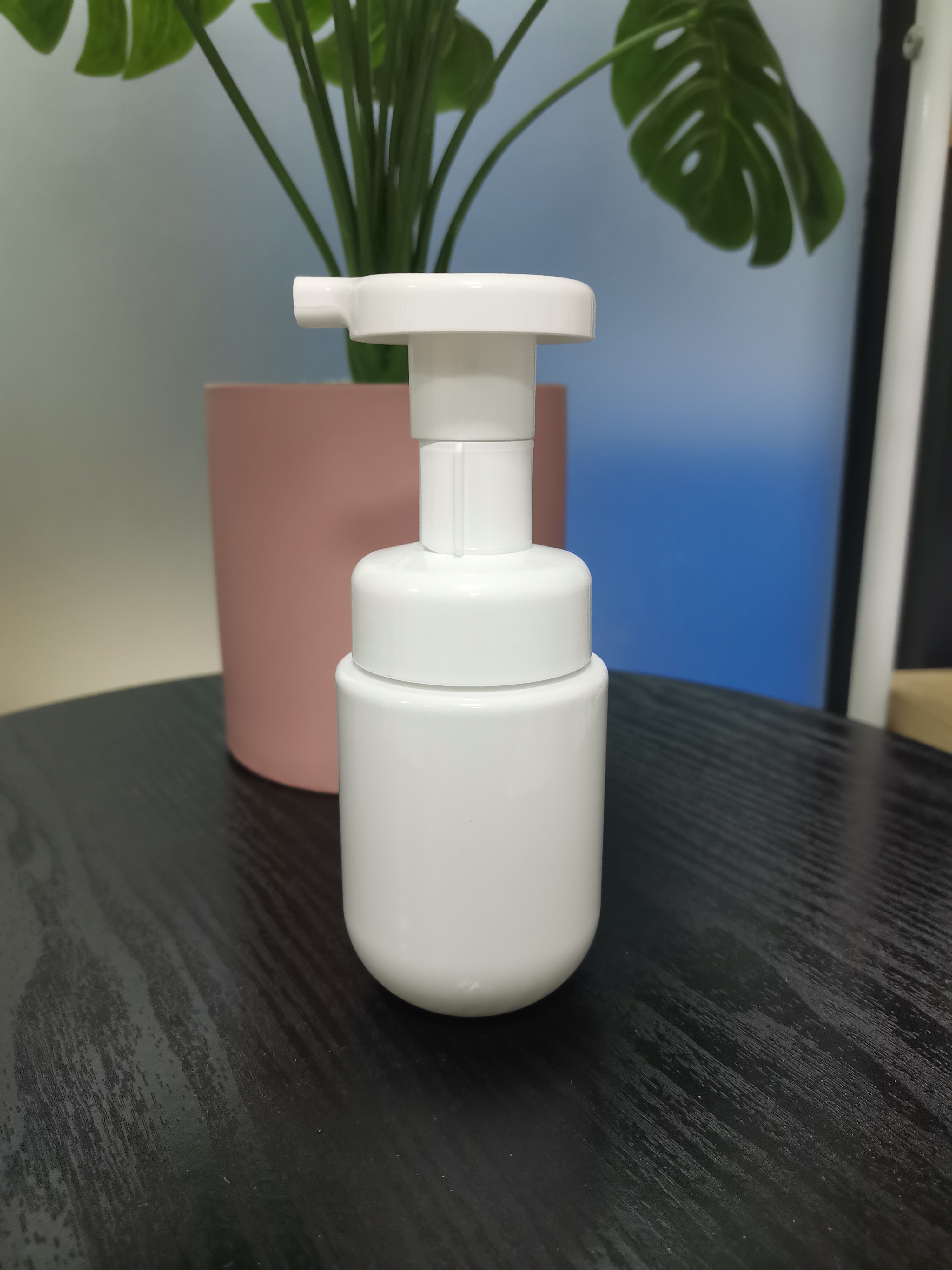 Absorbing Non Greasy Lotion Dispenser Pump Custom Color 43/400 Size