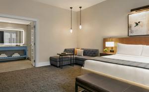 China OEM Luxury Royal Bedroom Set For Hotel Furniture Design wholesale
