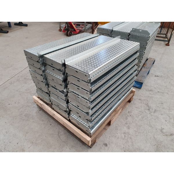 Best Selling 800mm Width Checkered Galvanized Steel Sheet Tear Drop Pattern Metal Plate Stair Tread for Walkway ASTM Compliant