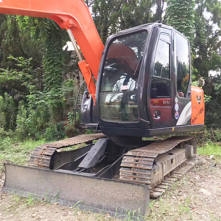 Good Condition Hitachi ZX70 Excavator 7 Ton Made in Japan 860 Working Hours 40.5 KW