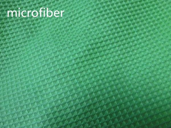 Green 150cm Width Microfiber Cleaning Cloth 300gsm Density Waffle Fabric