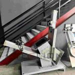 Gravity feeding dual channel cutting valve