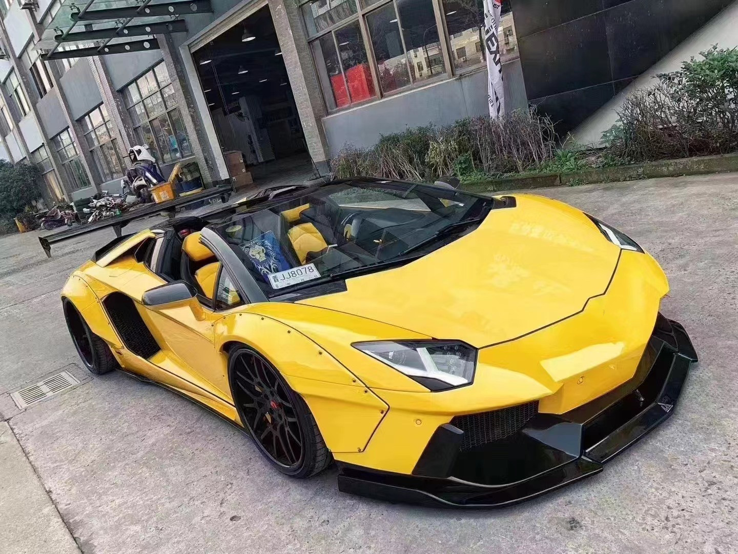 For Lamborghini Aventador LP700 Carbon Fiber Body Kit LP700 Upgraded LB-style Side Skirt Spoiler Wheel Arch
