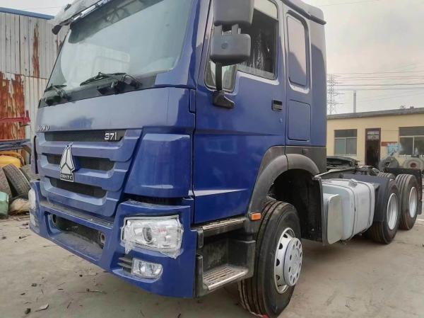 Blue Sinotruk HOWO 6X4 10 Wheeler Used Tractor Truck with Powerful Towing