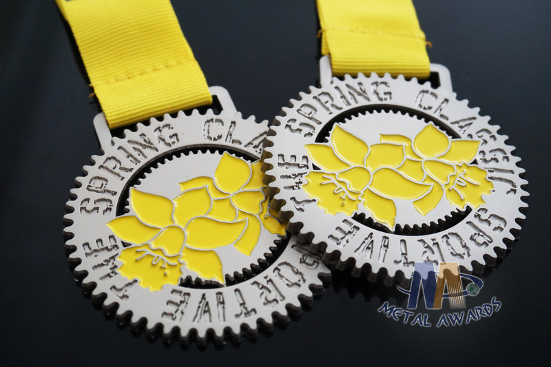 Cut Out Design And Glitter Color Metal Award Medals with Printing Ribbon Gold Plating