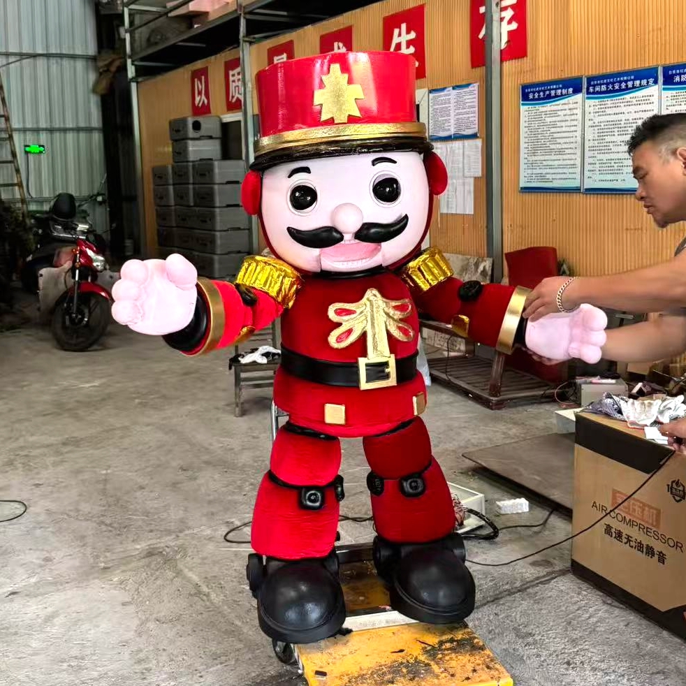 Realistic Animatronic Christmas Decoration Singing Cartoon Nutcracker Model