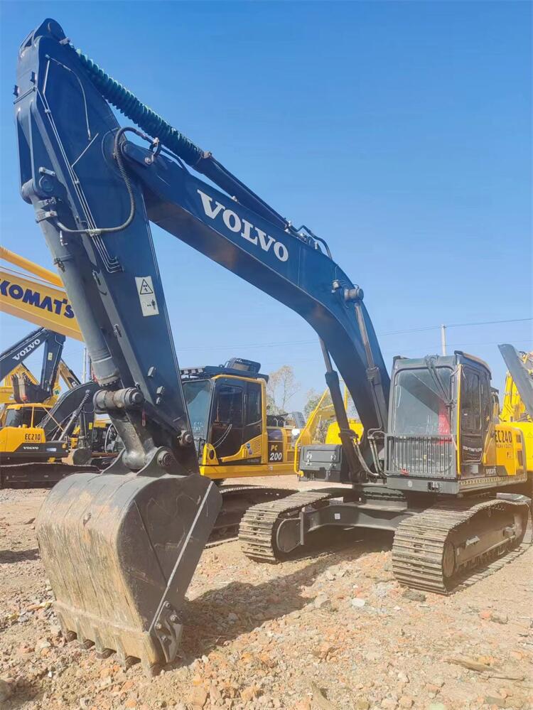 Low Working Hours Used Volvo EC240 Excavator with 1.2M³ Bucket Capacity Made in Korea