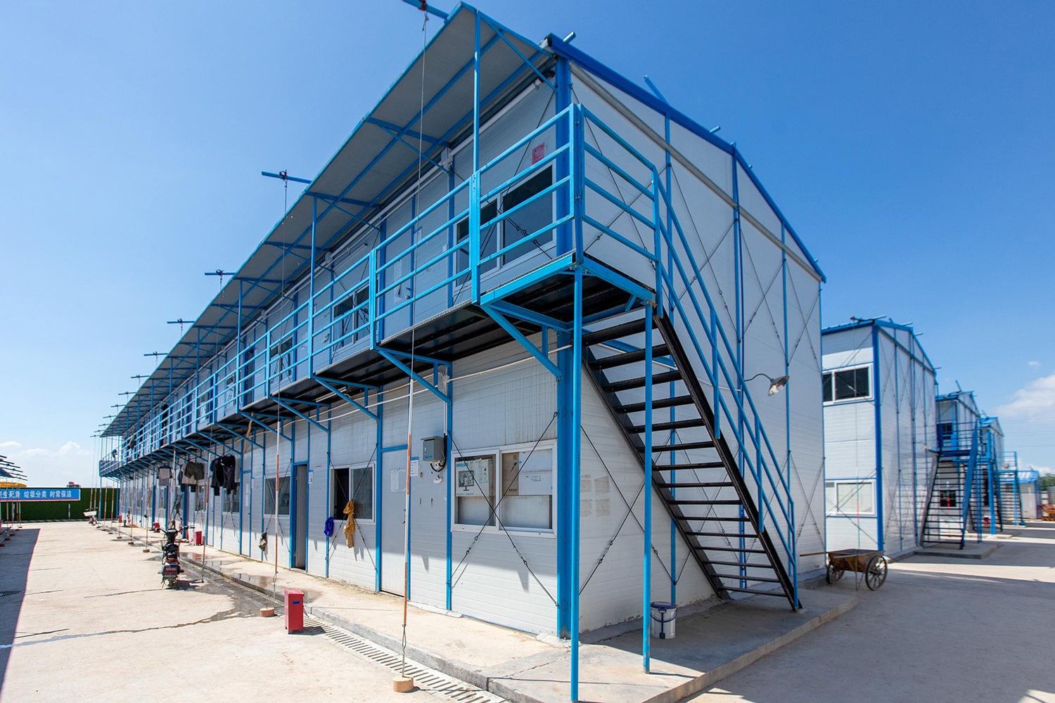 Q235 Steel Prefab Container House Customized Metal Container Homes
