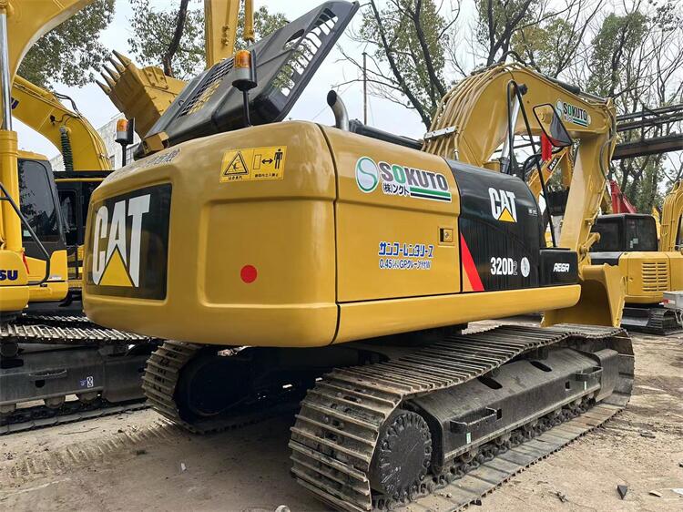 Japan Made Cat320d Crawler Excavator in Original Hydraulic Pump and Less Hours
