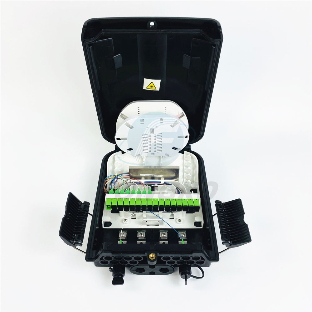Outdoor IP65 Splitter FTTH Terminal Box Fiber Optic Splice Closure