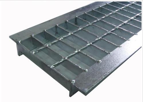 Quality Anti Slip Outdoor Drain Grate Covers , Serrated Steel Trench Covers Grates for sale
