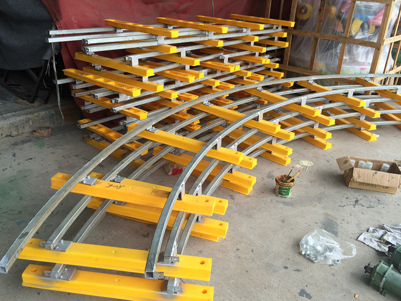 Colorful Kiddie Train Rides Chasing Car Type With 40 M Steel Track